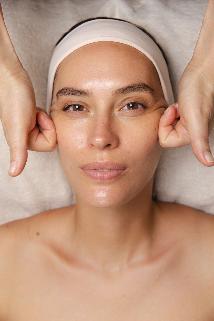 Массаж: виды, показания, противопоказания и результат